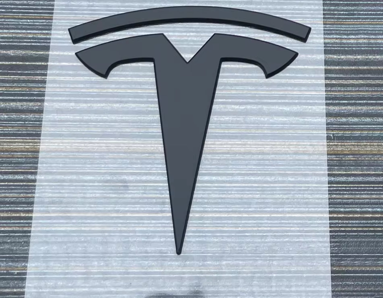 Logo tesla coffre avant frunk