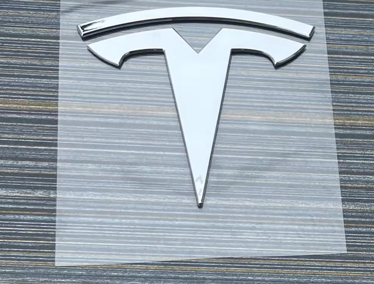 Logo tesla coffre avant frunk