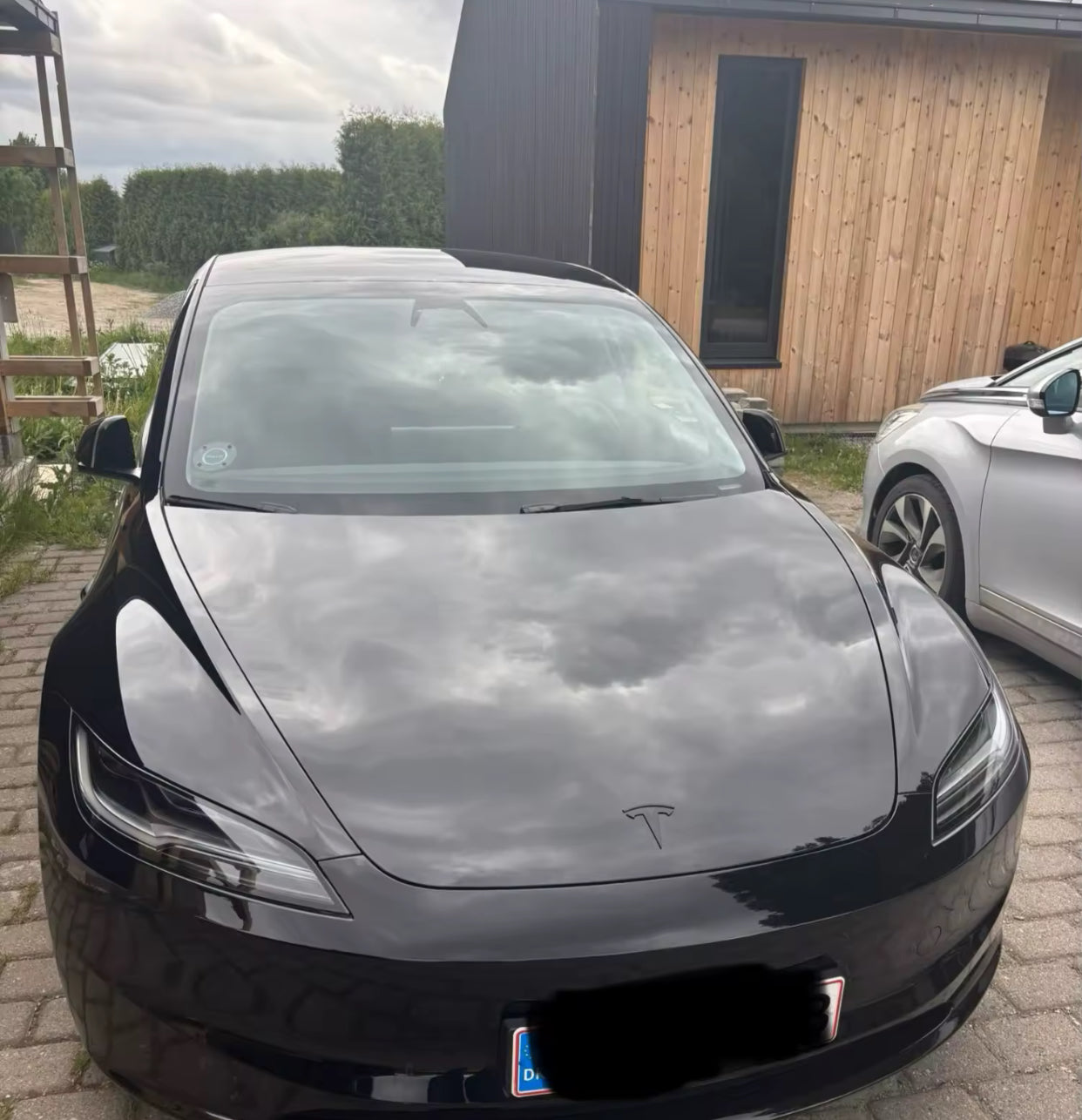 Logo tesla coffre avant frunk